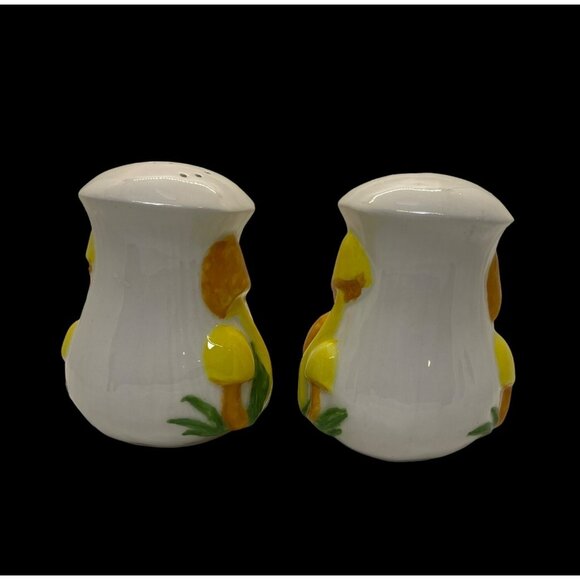 Vintage 70s Ceramic Mushroom Design Hand Painted 4" Salt & Pepper Shakers - Picture 2 of 7